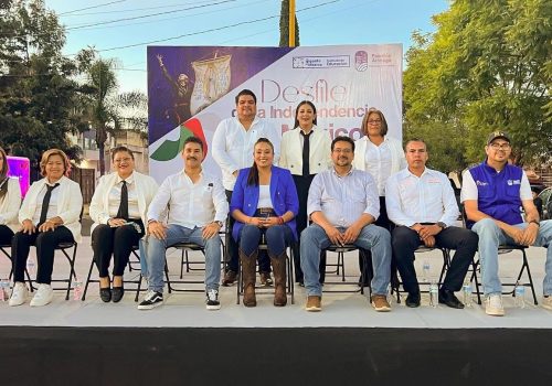 🇲🇽✨ Con gran orgullo se llevó a cabo el Desfile Cívico en conmemoración al 178 aniversario de los Niños Héroes, recorriendo las principales calles de nuestra cabecera municipal.