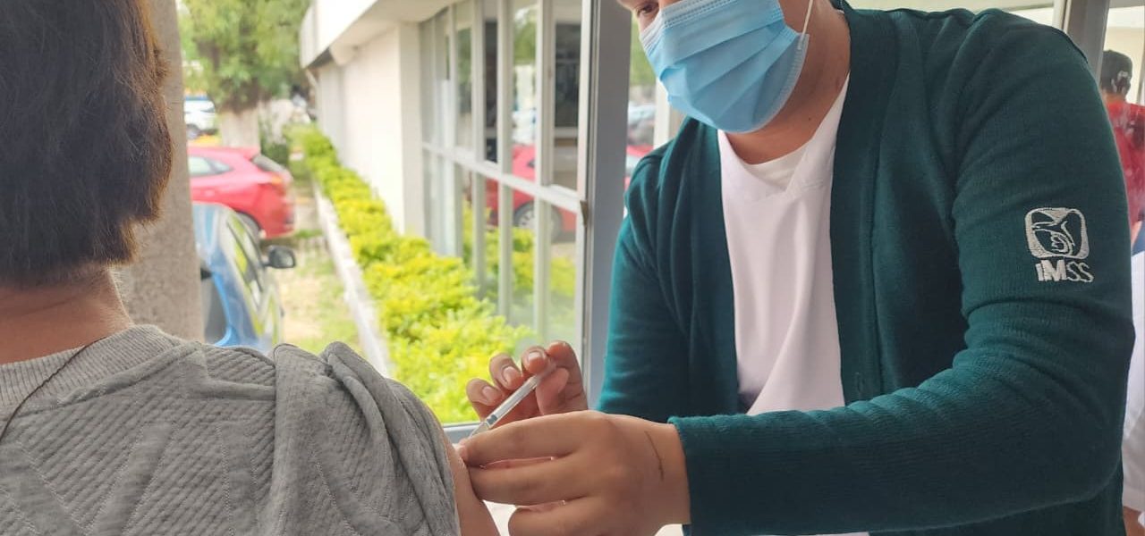 Inicia IMSS Aguascalientes campaña de vacunación por temporada invernal
