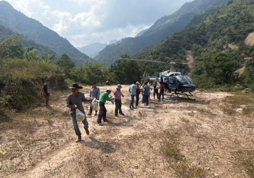 El helicóptero Halcón I de la Policía Municipal de Aguascalientes, brindó apoyo durante todo el fin de semana para el traslado de víveres a las zonas afectadas por las lluvias, en los límites de Hidalgo y Veracruz.🚁