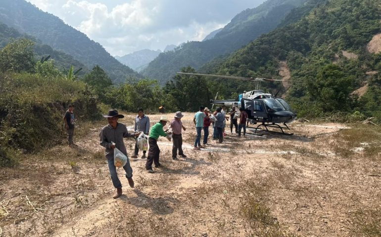 El helicóptero Halcón I de la Policía Municipal de Aguascalientes, brindó apoyo durante todo el fin de semana para el traslado de víveres a las zonas afectadas por las lluvias, en los límites de Hidalgo y Veracruz.🚁