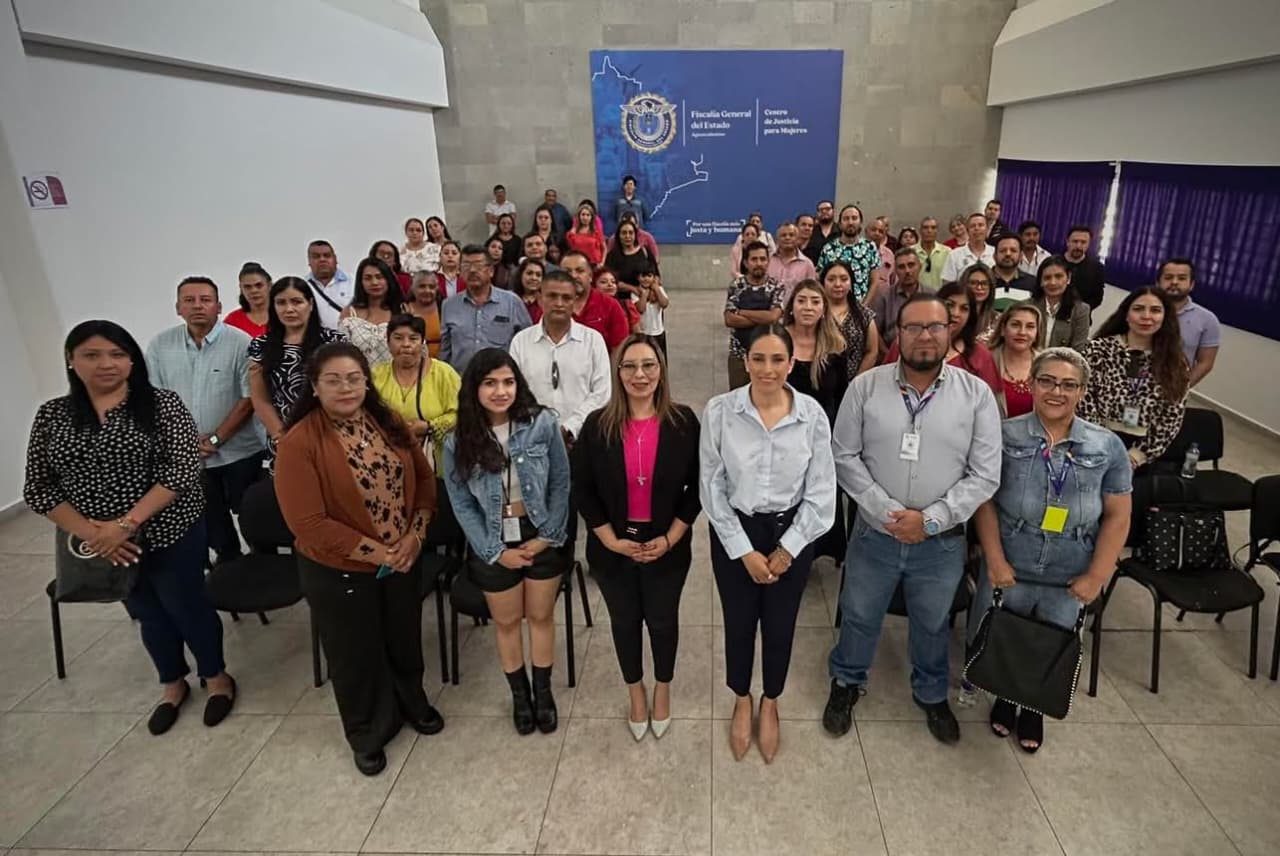 ✨ Hoy nuestra secretaria general, Marisol Pareja, junto al comité ejecutivo y la plantilla de delegados sindicales, visitaron el Centro de Justicia para las Mujeres.