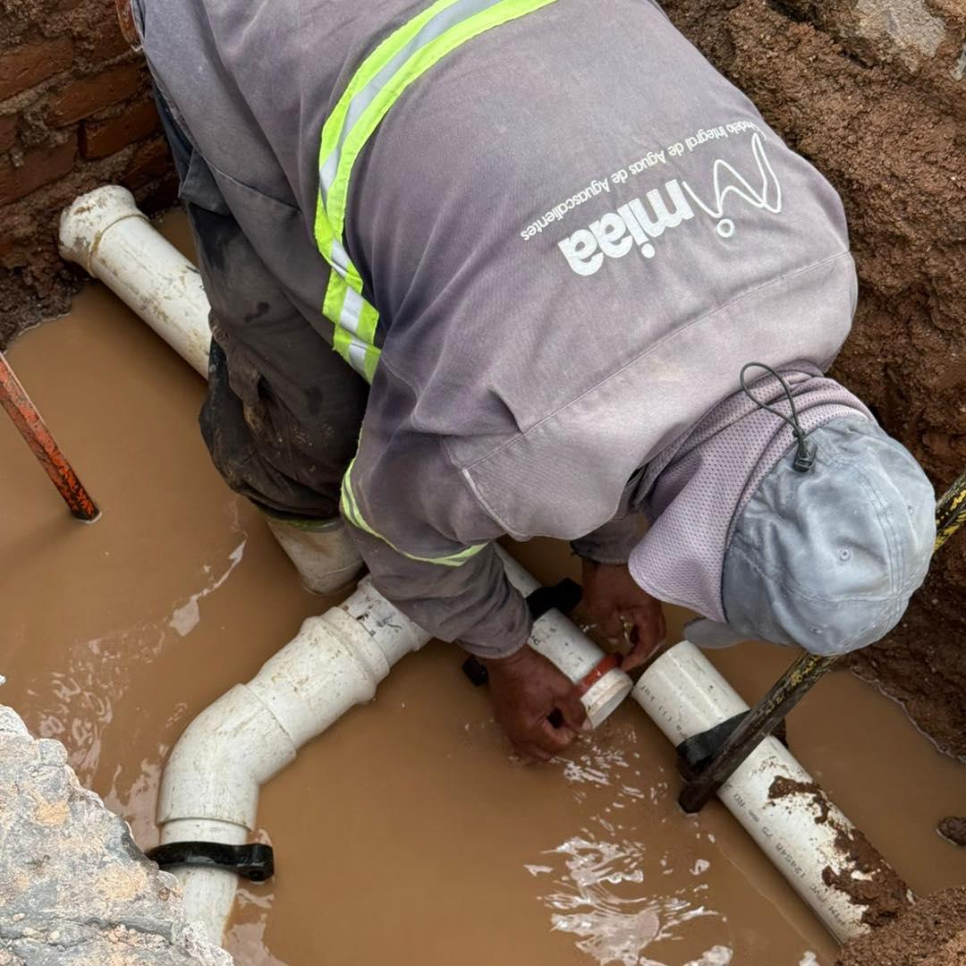 🕳️Estamos atendiendo una fuga en tubería central.