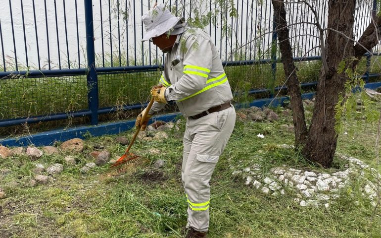 ✅👷 Realizamos periódicamente la limpieza y desmalezado de las diversas áreas de los pozos, tanques vidriados y elevados. 👍🌿