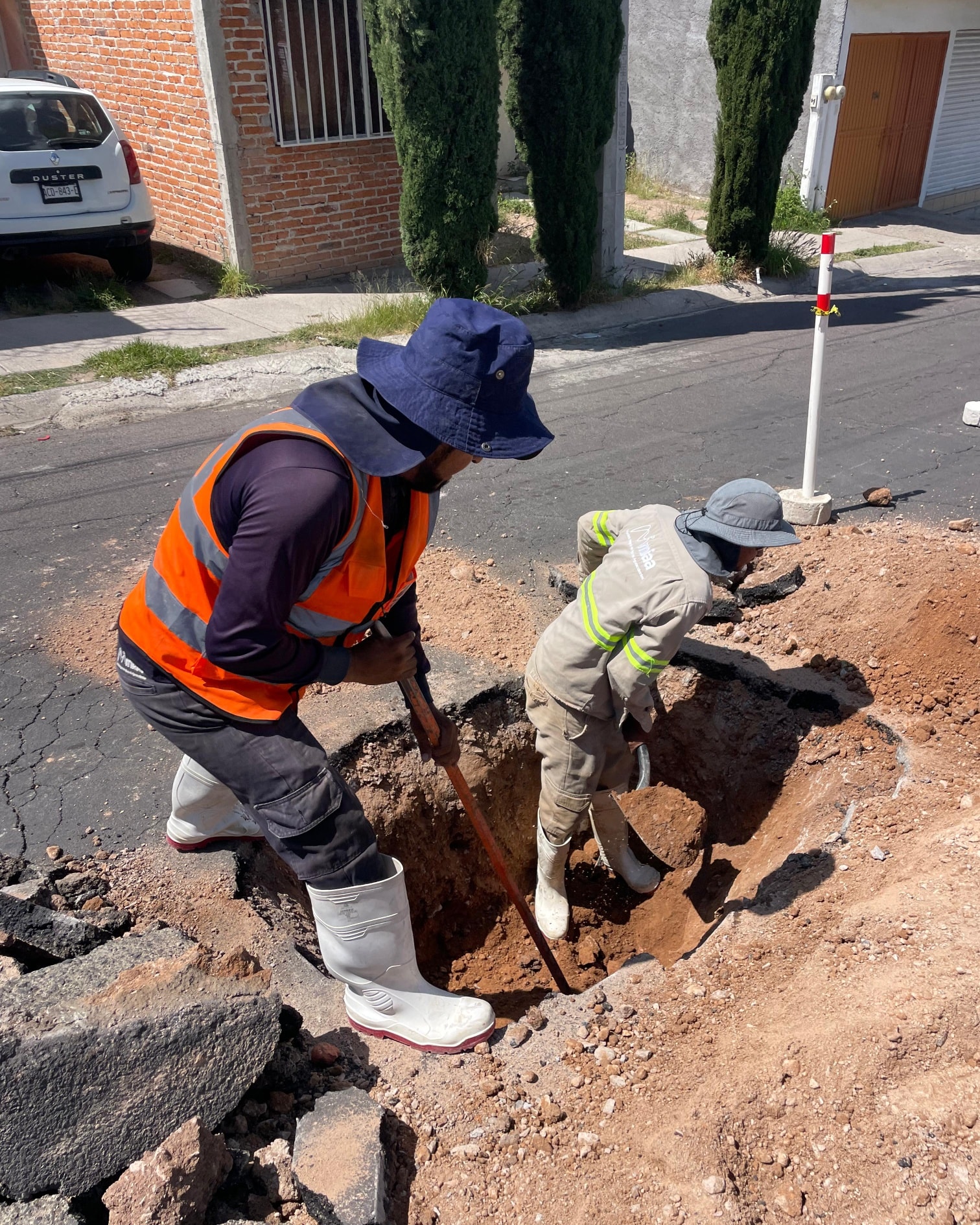 ✅👷 Nos ubicamos realizando un sonde para la detección de las posibles fugas de agua potable. 🔧💧👍