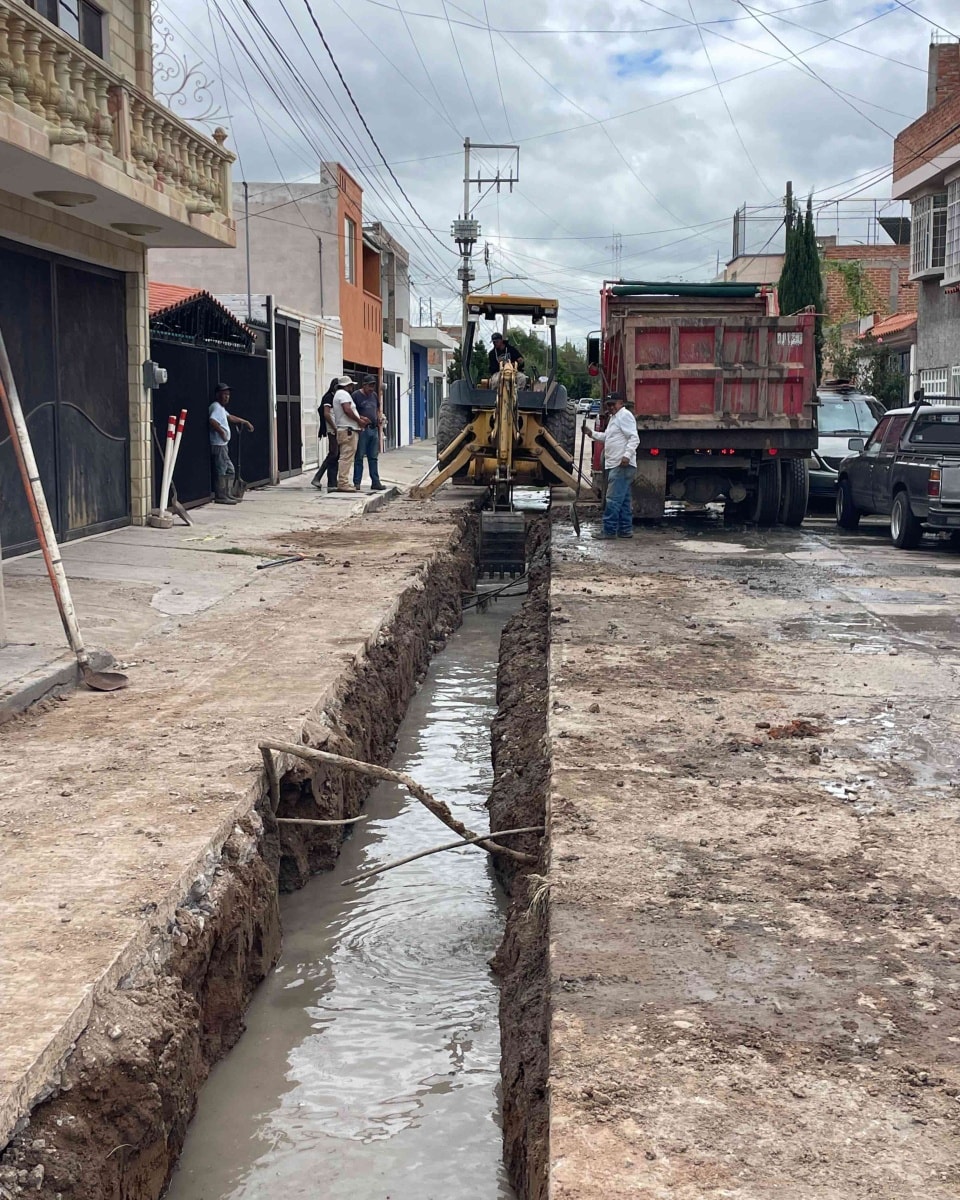 ✅👷🏻ESTAMOS REHABILITANDO ALCANTARILLADO EN EL FRACCIONAMIENTO VERSALLES II