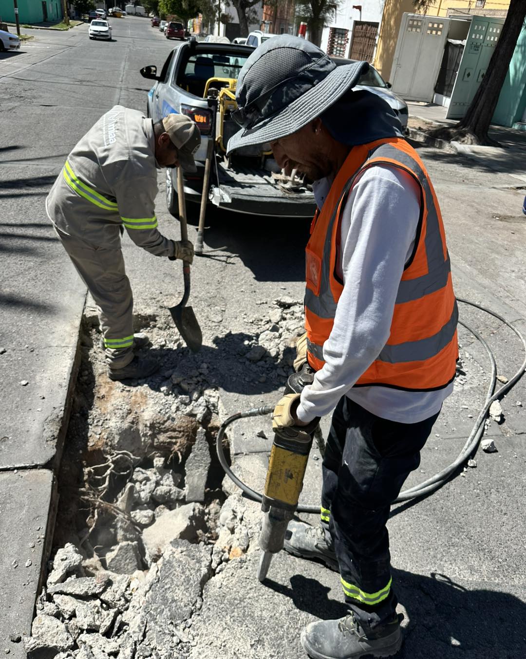 ✅👷🏼‍♂️ Comenzaremos con los trabajos para una rehabilitación y saneamiento de la red central de alcantarillado, con lo que brindaremos un mejor servicio. 🚧🕳️🚧