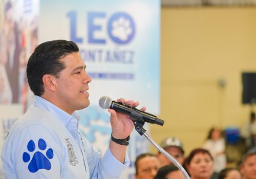 SOSTIENE LEO MONTAÑEZ ENCUENTRO CON PERSONAS ADULTAS MAYORES