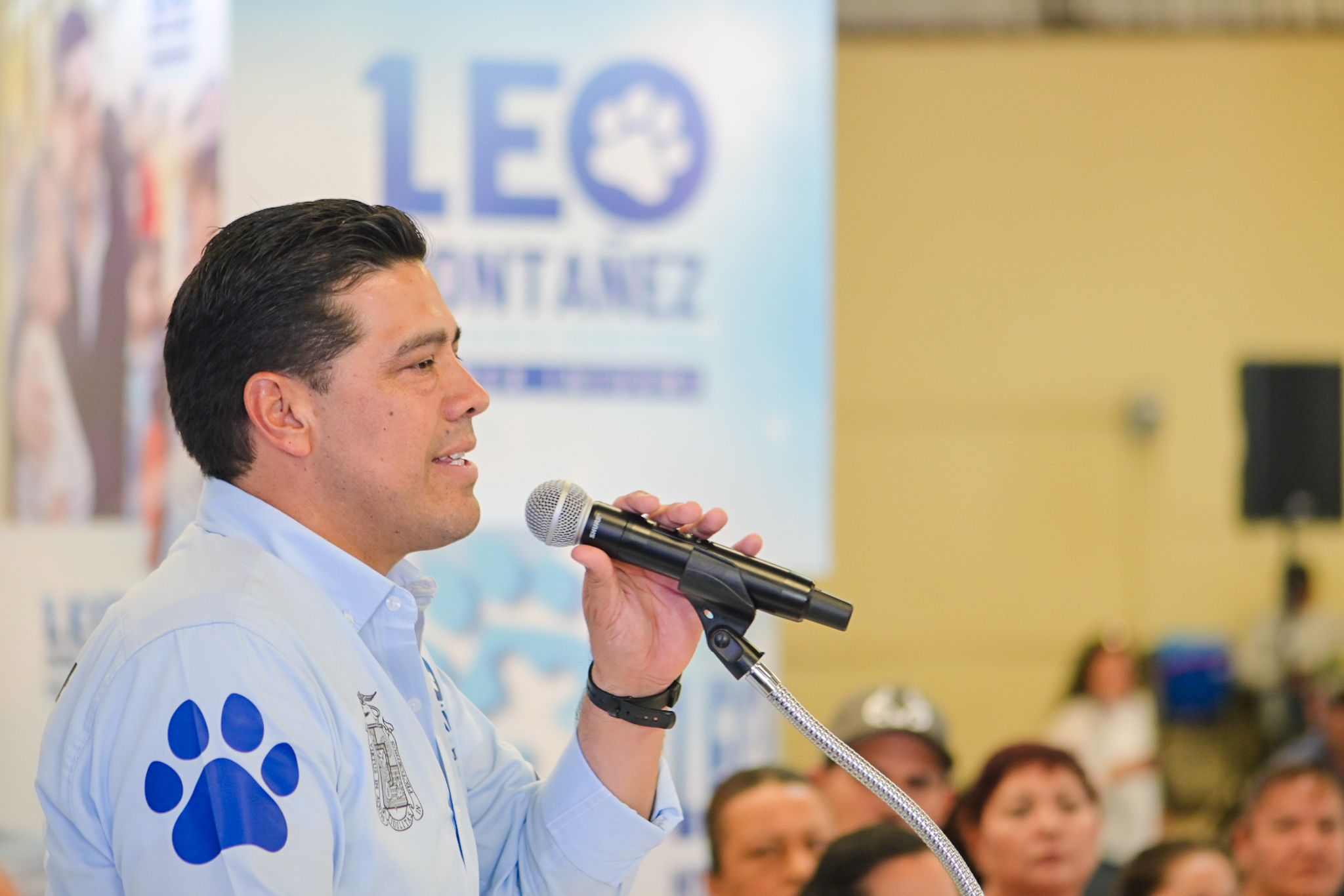 SOSTIENE LEO MONTAÑEZ ENCUENTRO CON PERSONAS ADULTAS MAYORES
