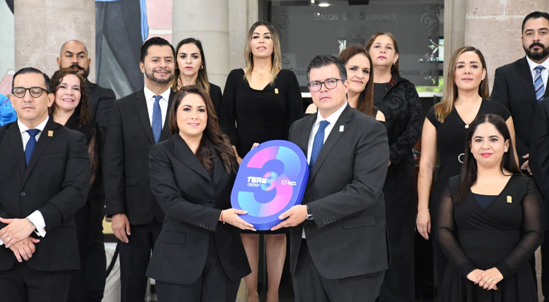 CONGRESO DE AGUASCALIENTES RECIBIÓ EL TERCER INFORME DE GOBIERNO DE TERE JIMÉNEZ