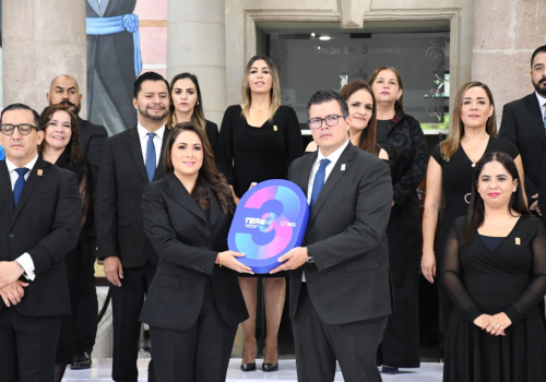 CONGRESO DE AGUASCALIENTES RECIBIÓ EL TERCER INFORME DE GOBIERNO DE TERE JIMÉNEZ