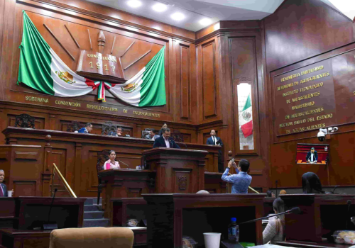 RINDEN PROTESTA DIPUTADO Y SECRETARIO GENERAL DEL CONGRESO DE AGUASCALIENTES