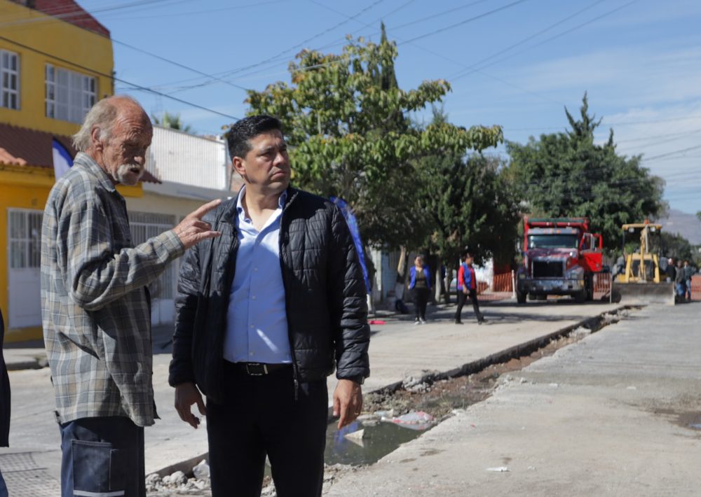 SUPERVISA LEO MONTAÑEZ OBRA DE REHABILITACIÓN SANITARIA EN EL FRACCIONAMIENTO INSURGENTES
