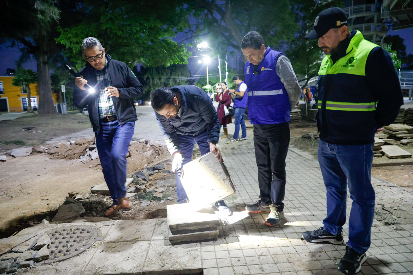 REHABILITA MUNICIPIO ANDADORES DE LOS ESTADIOS VICTORIA Y ALBERTO ROMO CHÁVEZ