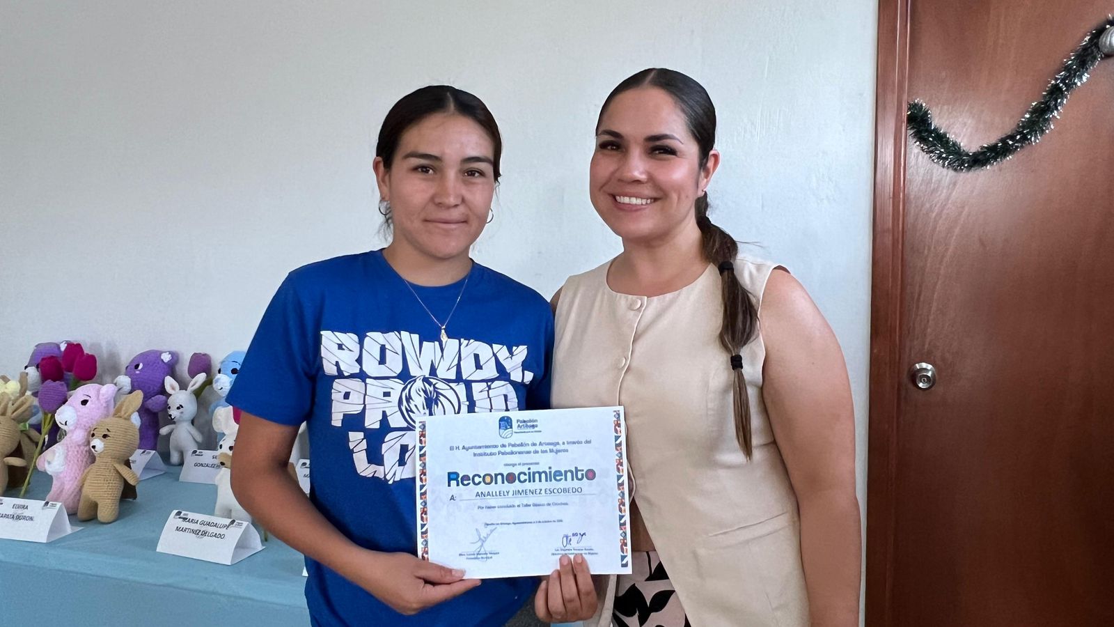 Concluyó en la comunidad de Los Lira el Taller de Crochet, fomentando el desarrollo económico de las mujeres pabellonenses e impulsando una mejor calidad de vida. 💪🧶✨