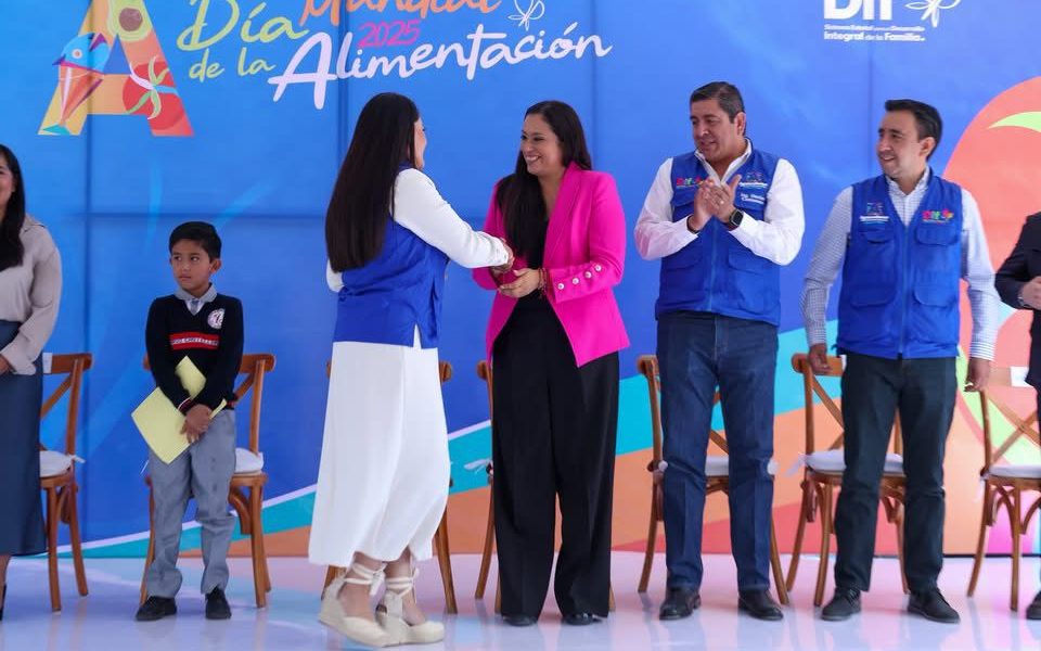 🎓✨ Lucero Espinoza expresó su alegría por acompañar a la comunidad del Instituto Tecnológico de Pabellón de Arteaga en la 2ª Jornada de Ingeniería Industrial, un espacio que impulsa el conocimiento, la innovación y el talento de la juventud.