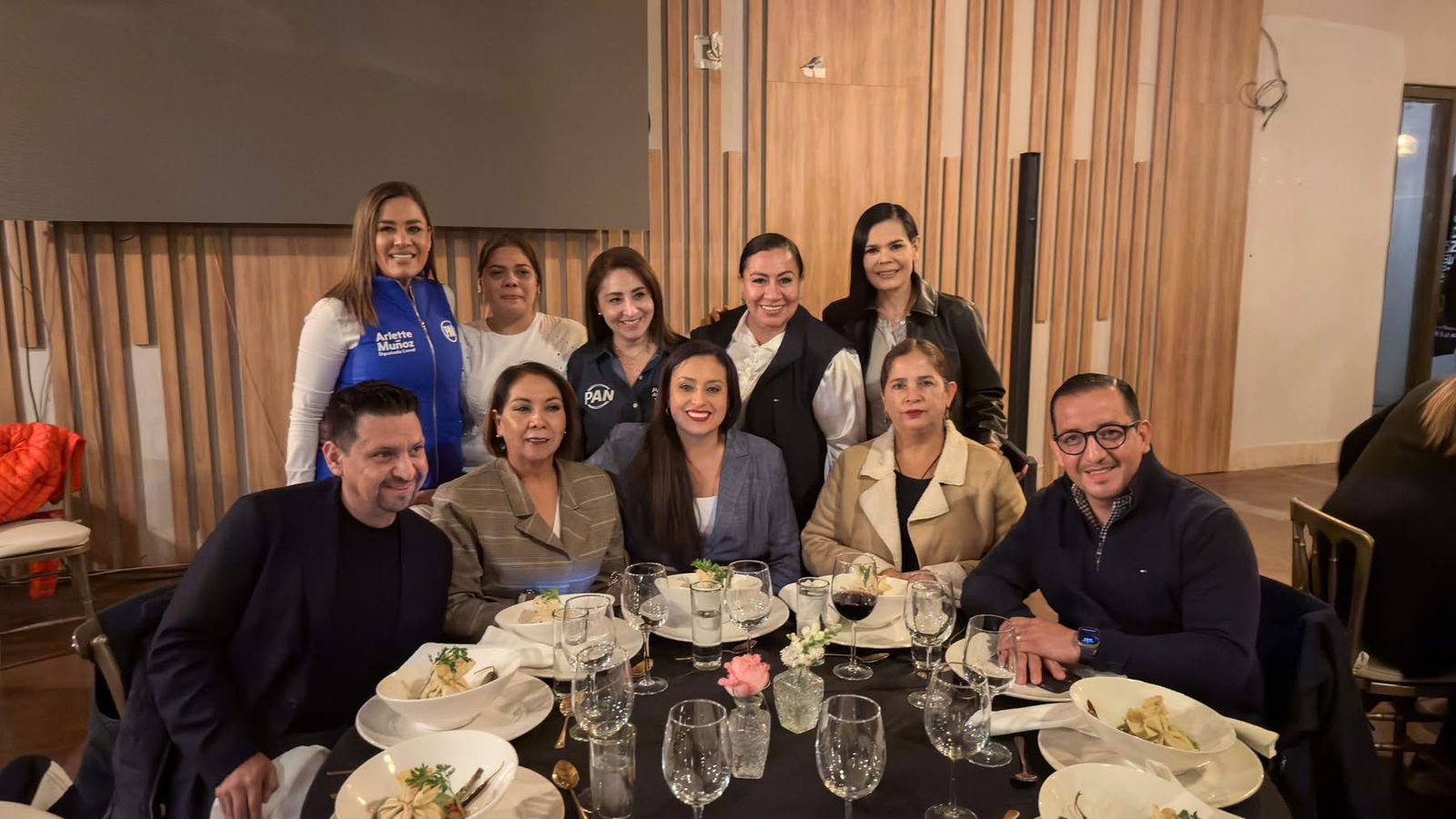 💙🇲🇽 Lucero Espinoza acompañó anoche la cena de clausura del Campamento Conquista #EsLíder, una gran jornada de formación, estrategia y unidad que reunió a panistas de todo el país en Aguascalientes.