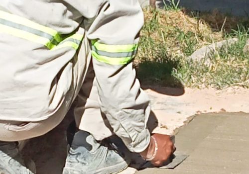 ✅👷 Nuestras cuadrillas continúan realizando trabajos de bacheo en distintos sectores de la ciudad, para así concluir las obras posteriores a la reparación de fugas y cumplir con las y los usuarios. 🚧🕳️👍🏻