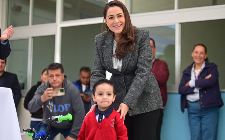 TERE JIMÉNEZ ENTREGÓ OBRAS DE INFRAESTRUCTURA EDUCATIVA EN EL JARDÍN DE NIÑOS VICENTA TRUJILLO