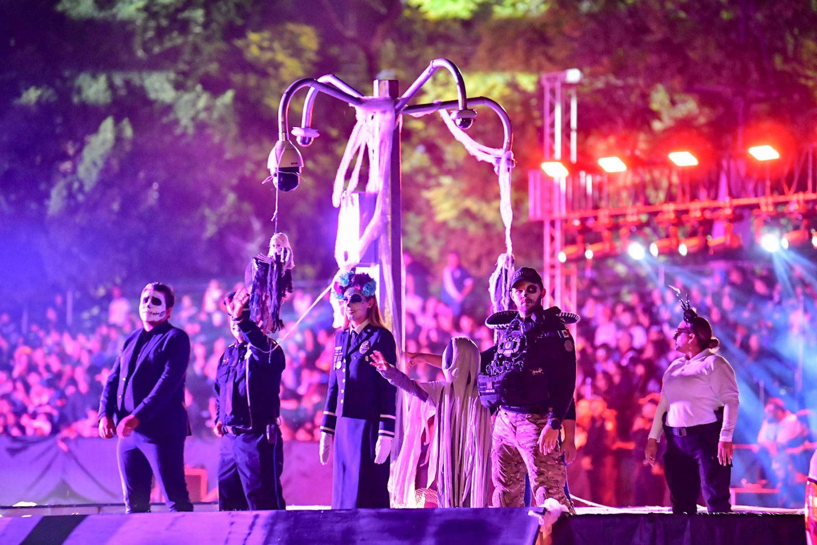 MÁS DE 22 MIL PERSONAS VIVIERON CON ALEGRÍA EL TRADICIONAL DESFILE DE CALAVERAS