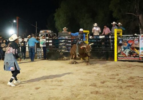 ¡El espíritu revolucionario se vive con fuerza en Pabellón de Arteaga! 🇲🇽🔥