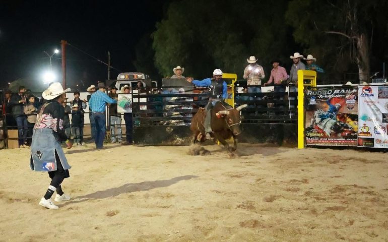 ¡El espíritu revolucionario se vive con fuerza en Pabellón de Arteaga! 🇲🇽🔥