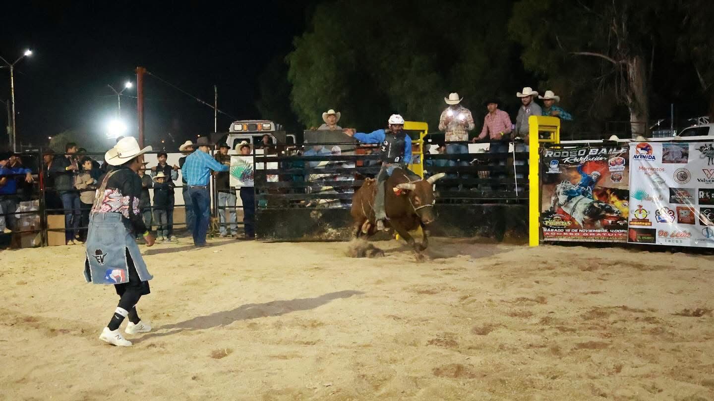 ¡El espíritu revolucionario se vive con fuerza en Pabellón de Arteaga! 🇲🇽🔥