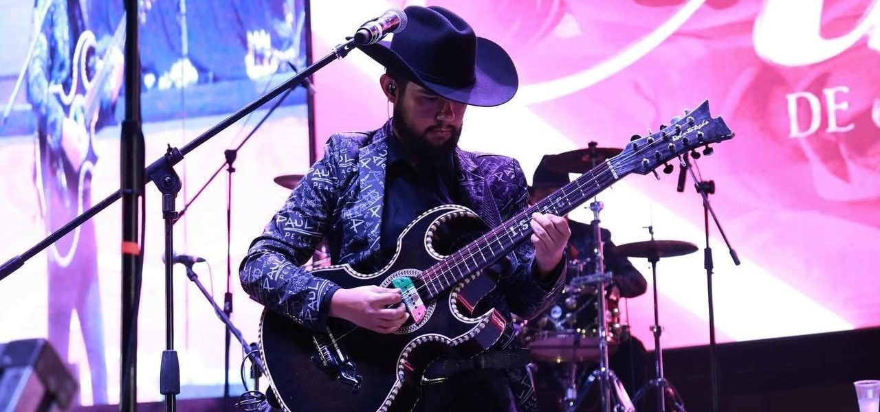 🔥🎶 ¡Pabellón de Arteaga vibró esta noche con La Maquinaria Norteña! 🎶🔥