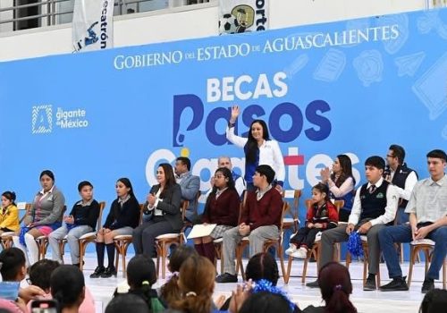 🎓✨ Acompañé a nuestra Gobernadora Tere Jiménez en la entrega de becas educativas en el Instituto Tecnológico de Pabellón de Arteaga.
