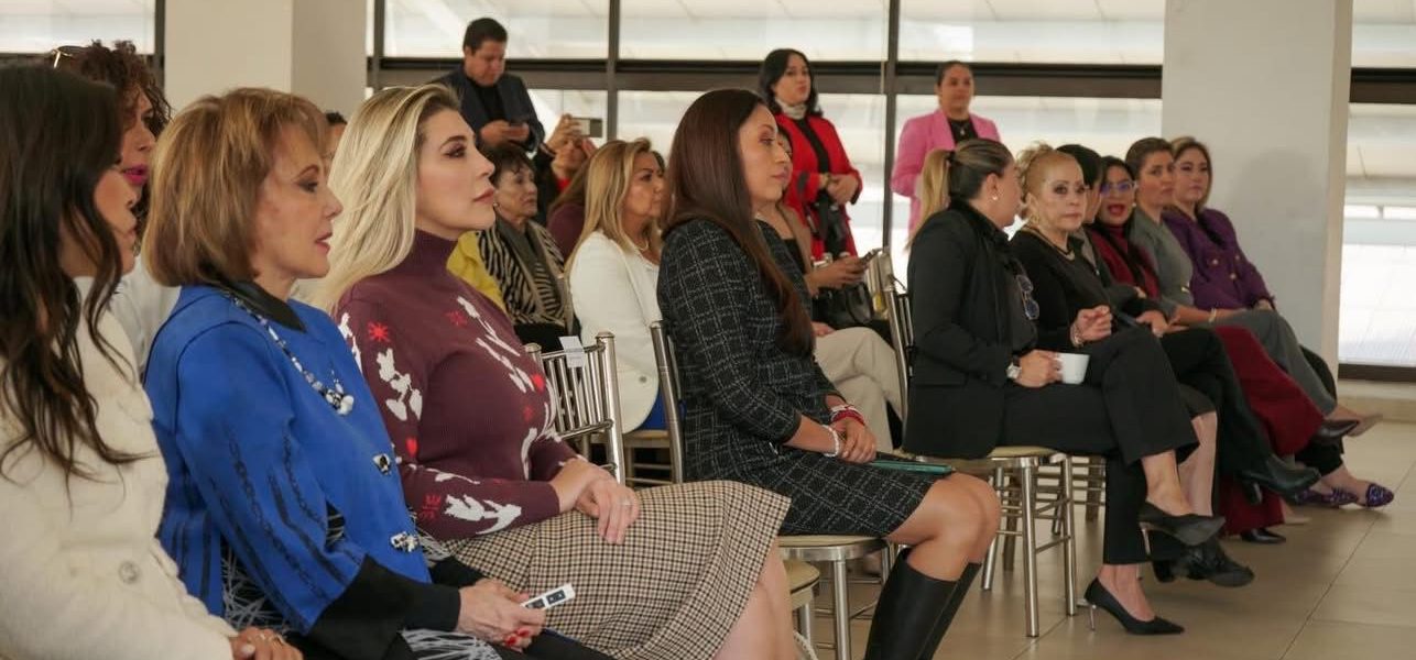Hoy Lucero Espinoza participó en la conferencia “Los Códigos de Vestimenta de la Mujer Profesional”, impartida por la Dra. Ceci Chalito y organizada por MEMAC. ✨