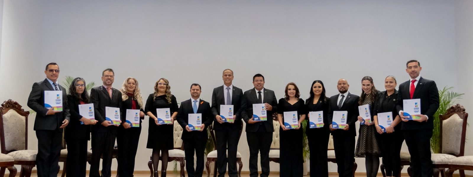 CÉSAR MEDINA ENTREGA SU PRIMER INFORME DE GOBIERNO EN SESIÓN SOLEMNE DE CABILDO