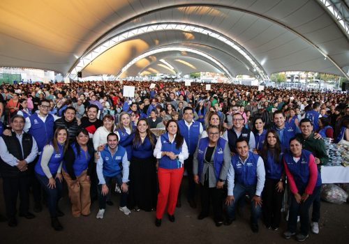 TERE JIMÉNEZ CELEBRA POSADA NAVIDEÑA JUNTO A MILES DE FAMILIAS EN LA CAPITAL