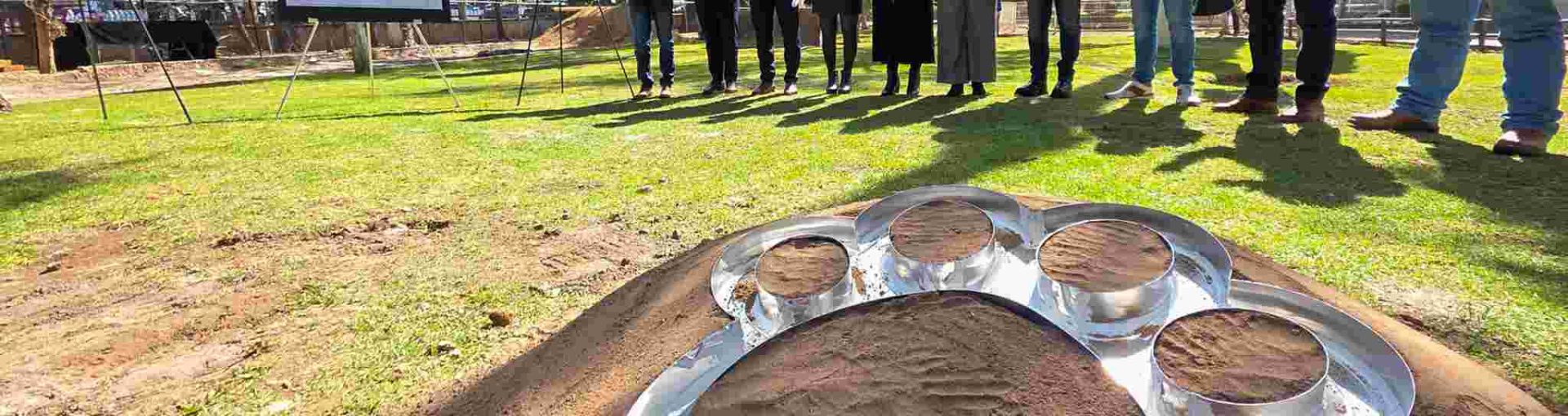 ENCABEZA LEO MONTAÑEZ REHABILITACIÓN INTEGRAL DEL PARQUE HIDALGO