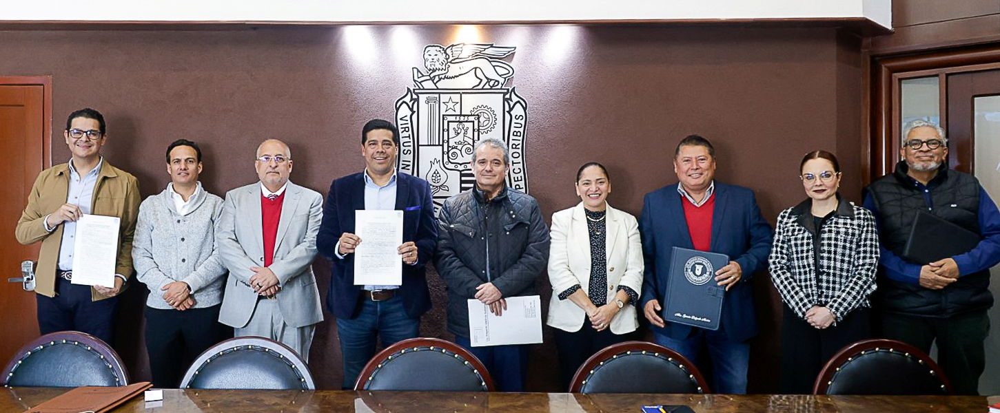 FIRMAN LEO MONTAÑEZ Y NOTARIOS ESCRITURAS PARA CONSOLIDAR MEJORES ESPACIOS URBANOS Y EDUCATIVOS
