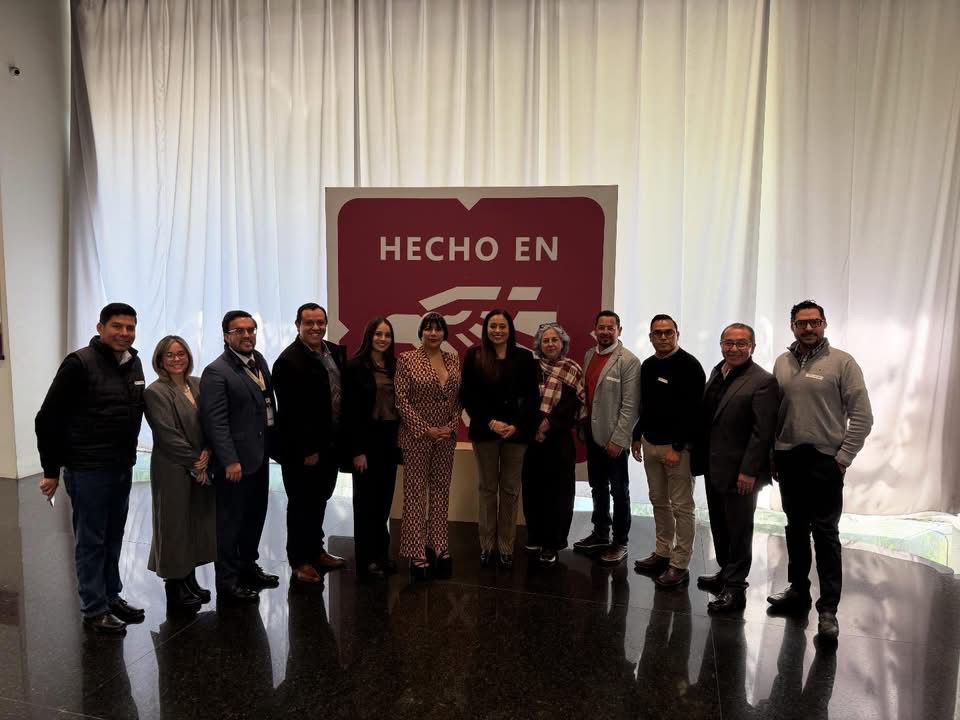 ✨🎄 En coordinación con el DIF Municipal de Pabellón de Arteaga, se llevó a cabo esta visita y entrega de bolos y juguetes, que llenó de alegría a niñas, niños y familias de las comunidades de Santiago y Ojo Zarco