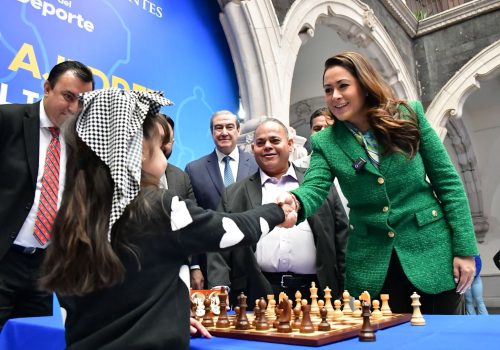 CON EL PRIMER MOVIMIENTO, TERE JIMÉNEZ INAUGURA EL TORNEO DE AJEDREZ “NAVIDAD EN EL TABLERO”