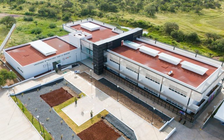 ESTUDIA PROGRAMACIÓN SIN DESCUIDAR A TU FAMILIA; LA UNIVERSIDAD INTERCULTURAL OFRECE LICENCIATURA GRATUITA